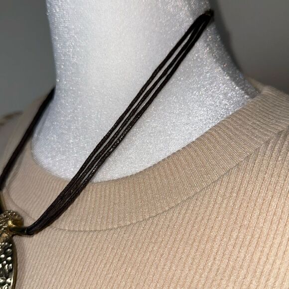 Gold Brass Tone Statement Pebbled Artsy Pendant & Triple Strand Jute Necklace - Picture 4 of 6
